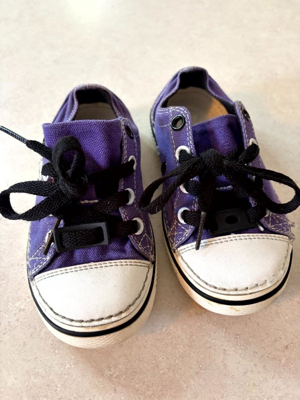 Children's Crocs Lace up Tennis shoes Size C 11 Purple